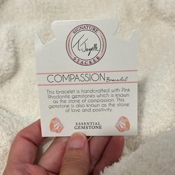 Rhodonite T. Jazelle - Picture 2 of 4